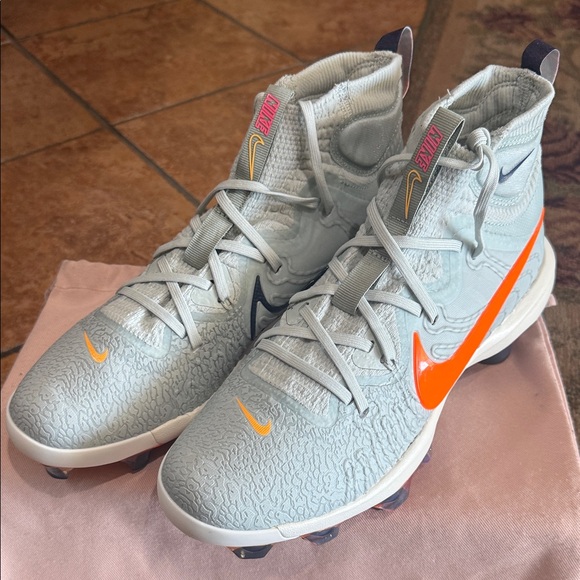 Nike Alpha Huarache NXT MCS 2024 Mid Baseball Cleats